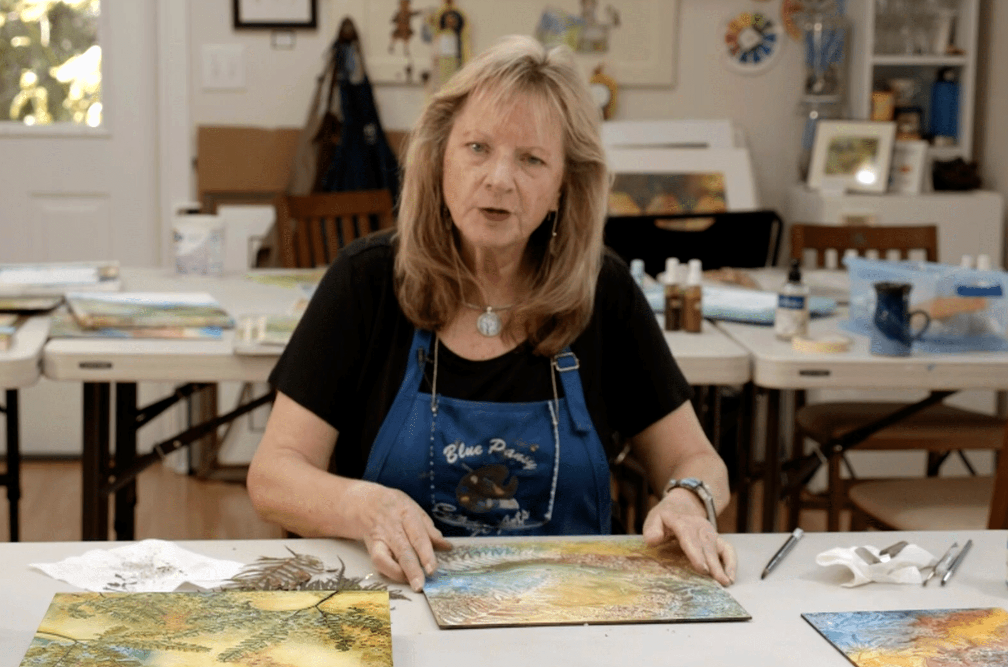 Anji Grainger teaches in a free online art lesson for children