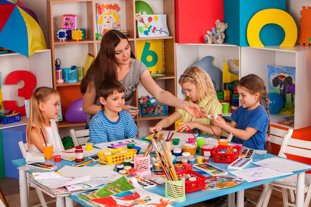 Spring art projects for Oregon preschoolers.