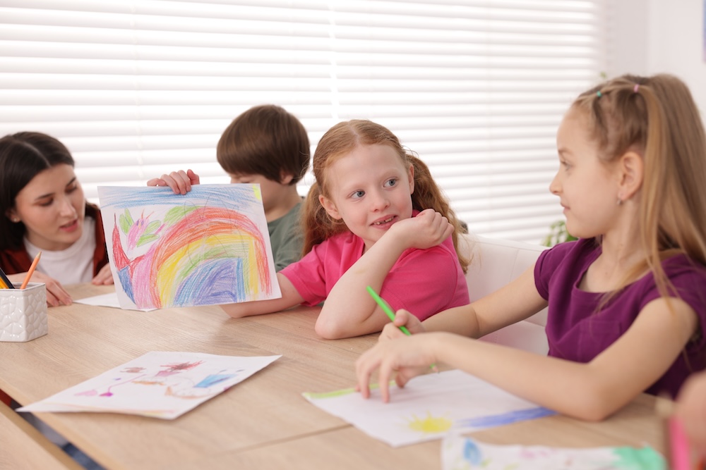 Free rainy day art activities kids can do inside.